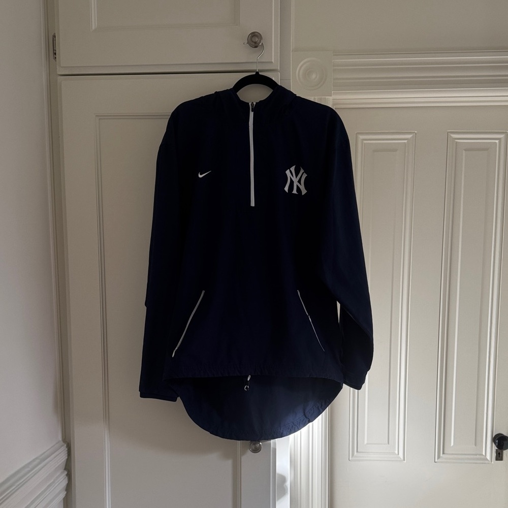 Nike Yankees windbreaker size M unisex